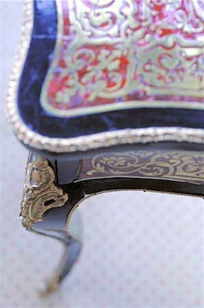 embellished - Detail of an ornate antique table Stock Photo - Premium Royalty-Free, Code: 689-05610594