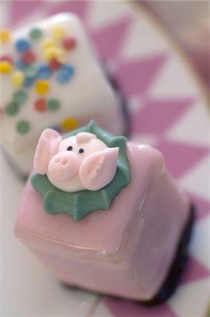 food detail above - Confectionary with pig image Stock Photo - Premium Royalty-Free, Code: 689-05610844