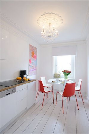 Bright kitchen with dining area Foto de stock - Sin royalties Premium, Código: 689-05611017