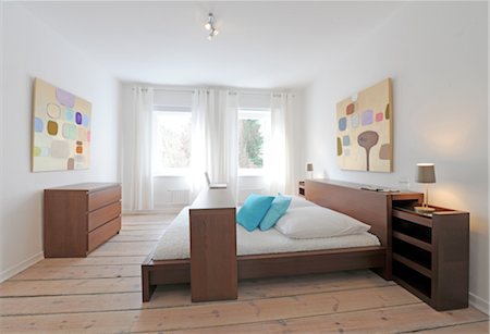 Modern bright bedroom Stock Photo - Premium Royalty-Free, Code: 689-05611061