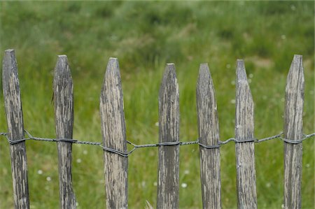 poste - Wooden fence Foto de stock - Sin royalties Premium, Código: 689-05611114