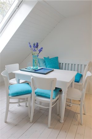 dinner table - Attic flat Stock Photo - Premium Royalty-Free, Code: 689-05611250