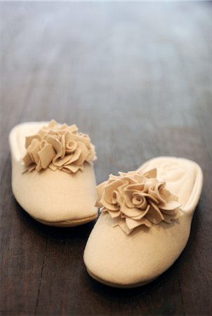 embellished - Pair of felt slippers Foto de stock - Sin royalties Premium, Código: 689-05611299