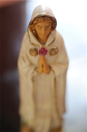 Statuette de la Vierge Marie Photographie de stock - Premium Libres de Droits, Code: 689-05611423