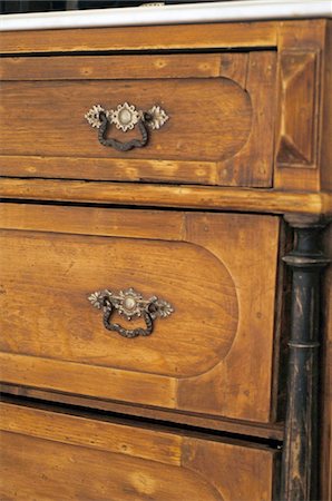 Drawers at a dresser Stock Photo - Premium Royalty-Free, Code: 689-05611662