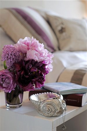 purple interior colors - Bunch of flowers and decorative seashell Stock Photo - Premium Royalty-Free, Code: 689-05611812