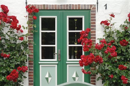 doorway - Entrance to a country house Foto de stock - Sin royalties Premium, Código: 689-05611939