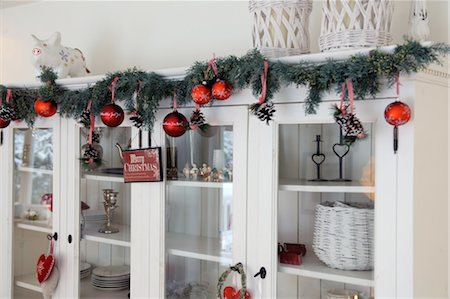 Cupboard with Christmas decoration Foto de stock - Sin royalties Premium, Código: 689-05612046