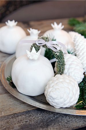 pine cone closeup - White Christmas decoration Stock Photo - Premium Royalty-Free, Code: 689-05612040
