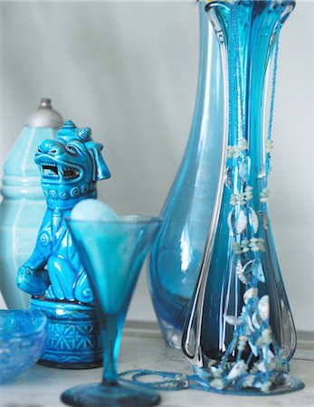 simsearch:689-05610583,k - Blue handicraft objects Foto de stock - Sin royalties Premium, Código: 689-05612077