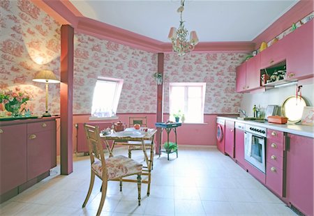 pink decor - Pink open plan kitchen Stock Photo - Premium Royalty-Free, Code: 689-05612133