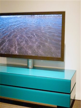 entretenimiento para el hogar - Modern flat screen TV Foto de stock - Sin royalties Premium, Código: 689-05612189