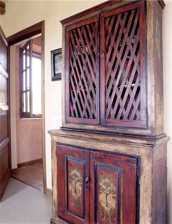 retro - Wooden cabinet and open door Foto de stock - Sin royalties Premium, Código: 689-05612247