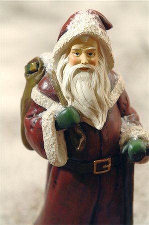 décoration de noël - Figurines de père Noël Photographie de stock - Premium Libres de Droits, Code: 689-05612264