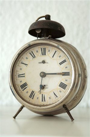 Old-fashioned alarm clock Foto de stock - Sin royalties Premium, Código: 689-05612517