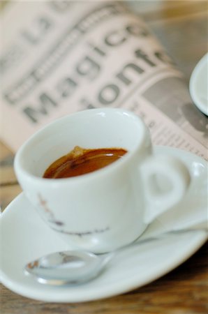 paper cup of coffee - Espresso and newspaper Stock Photo - Premium Royalty-Free, Code: 689-05612701