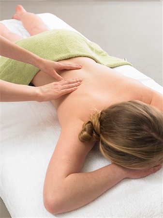 Back massage - kneading massage Stock Photo - Premium Royalty-Free, Code: 689-03124815