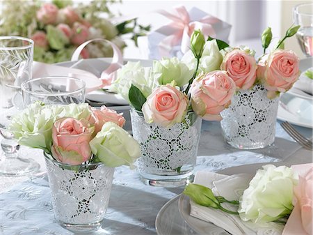 Three little bouquets of eustoma and roses Stock Photo - Premium Royalty-Free, Code: 689-03126215