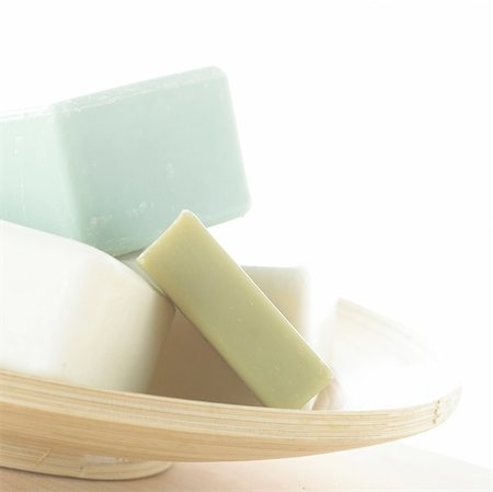 simsearch:689-03129594,k - SOAP-Bars in eine Schüssel geben Stockbilder - Premium RF Lizenzfrei, Bildnummer: 689-03126461