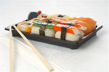 fish in box - Bento box Stock Photo - Premium Royalty-Free, Code: 689-03126724