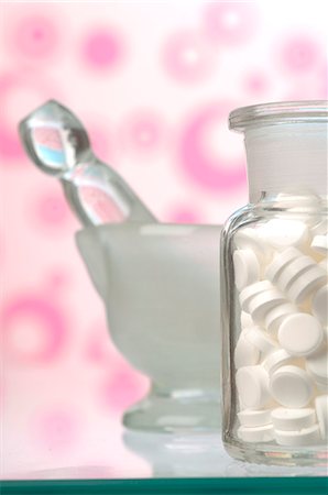 flacon de pilules - Dr. Schüssler's cell salts pills in a bottle Foto de stock - Sin royalties Premium, Código: 689-03126786