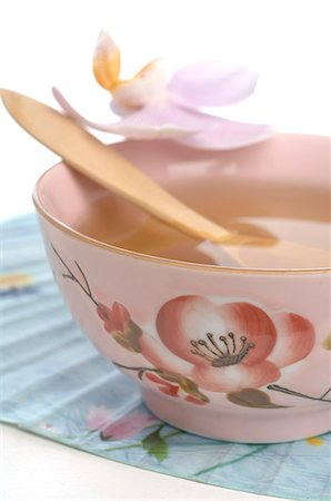 simsearch:689-03126660,k - Asian tea cup Foto de stock - Sin royalties Premium, Código: 689-03128562