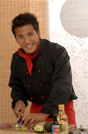 simsearch:689-03128584,k - Asiatische Chef Essen zubereiten Stockbilder - Premium RF Lizenzfrei, Bildnummer: 689-03128587