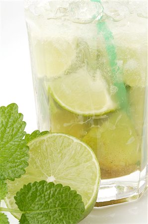 simsearch:689-03128771,k - Mojito Stock Photo - Premium Royalty-Free, Code: 689-03128746