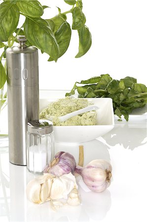 basil,garlic,basil dip Stock Photo - Premium Royalty-Free, Code: 689-03128850