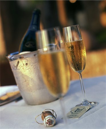 sparkling wine - Champagne for two Stock Photo - Premium Royalty-Free, Code: 689-03129784