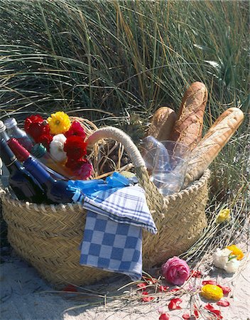 french breads - picnic among the dunes Stock Photo - Premium Royalty-Free, Code: 689-03123714