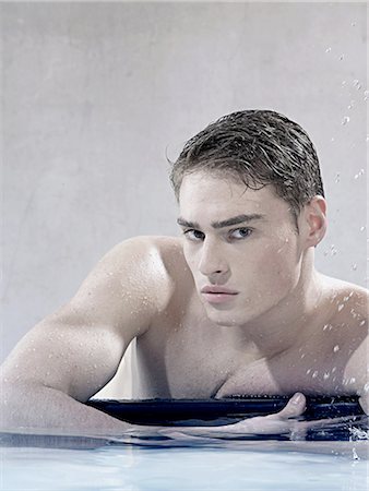 spa model - Man at the edge of a pool Stock Photo - Premium Royalty-Free, Code: 689-03130049