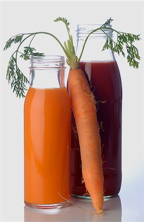 Karottensaft und Tomatensaft Stockbilder - Premium RF Lizenzfrei, Bildnummer: 689-03130192