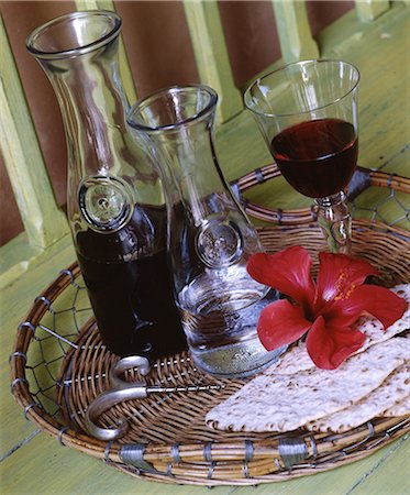 pita-brot - Wein und Wasser Stockbilder - Premium RF Lizenzfrei, Bildnummer: 689-03130390