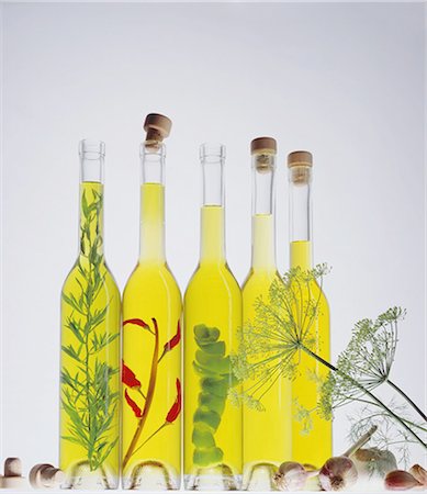 Herbal oils Stock Photo - Premium Royalty-Free, Code: 689-03131131