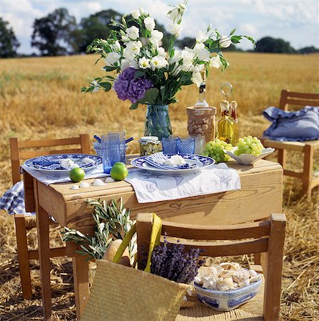 stubble field - Layed table in nature Stock Photo - Premium Royalty-Free, Code: 689-03131367