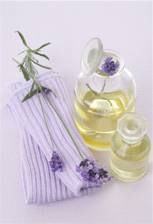 Lavender oil Foto de stock - Sin royalties Premium, Código: 689-03733112