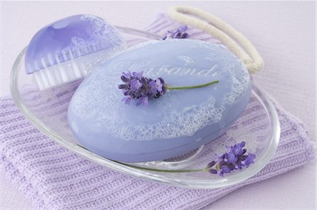 Lavender soap Foto de stock - Sin royalties Premium, Código: 689-03733154
