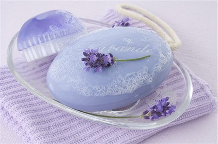 seife - Lavendel Seife Stockbilder - Premium RF Lizenzfrei, Bildnummer: 689-03733154
