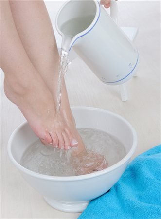 simsearch:689-03733422,k - Woman doing a water cure Stock Photo - Premium Royalty-Free, Code: 689-03733535