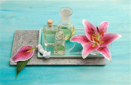 Ingredients for an aromatherapy Stock Photo - Premium Royalty-Free, Code: 689-03733565