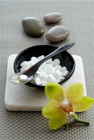 Gewebe Salze und Orchideen blühen Stockbilder - Premium RF Lizenzfrei, Bildnummer: 689-03733726
