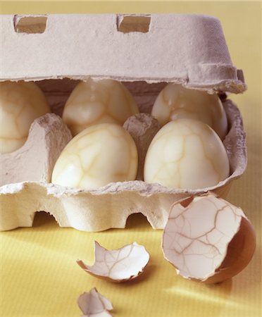 Oeufs cuits en boîte à œufs Photographie de stock - Premium Libres de Droits, Code: 689-03733732