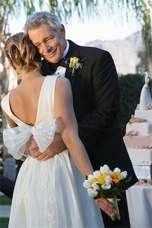 dancing with daughter - Father (facing camera) and bride dancing Foto de stock - Sin royalties Premium, Código: 694-03326853