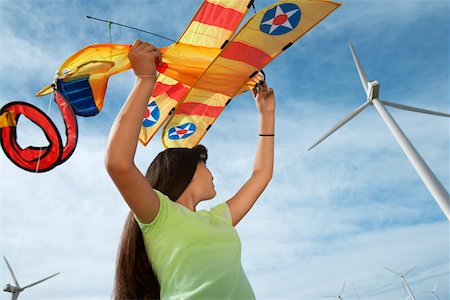 simsearch:694-03328218,k - Girl (7-9) Betrieb Flugzeug kite Wind Farm Stockbilder - Premium RF Lizenzfrei, Bildnummer: 694-03328181