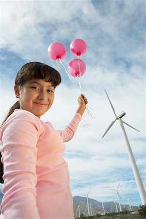 simsearch:694-03328218,k - Mädchen (7-9) Betrieb Ballons bei wind Farm, Porträt Stockbilder - Premium RF Lizenzfrei, Bildnummer: 694-03328205