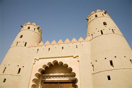 Al Ain, UAE, Front entrance of Al Jahli Fort in Al Ain Foto de stock - Sin royalties Premium, Código: 694-03331878