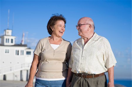 Senior couple looking in eyes, smiling Stock Photo - Premium Royalty-Free, Code: 694-03332218