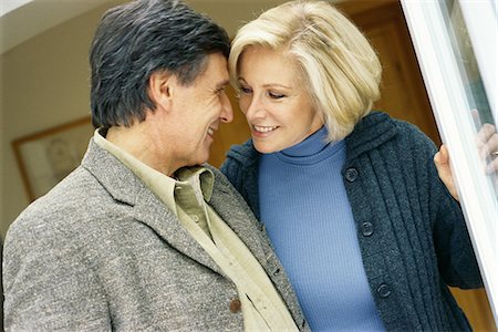 How to Attract Older Women: 12 Tips for Younger Guys - PairedLife