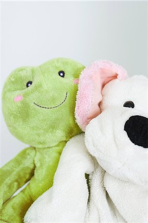 simsearch:600-06773114,k - Two stuffed toys, portrait Stock Photo - Premium Royalty-Free, Code: 695-05766885